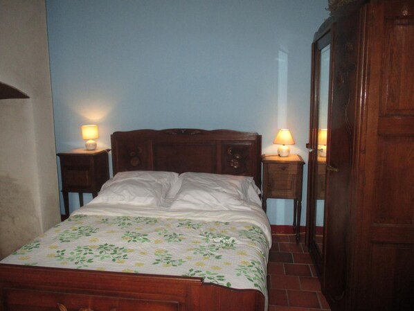 1 habitación y ropa de cama