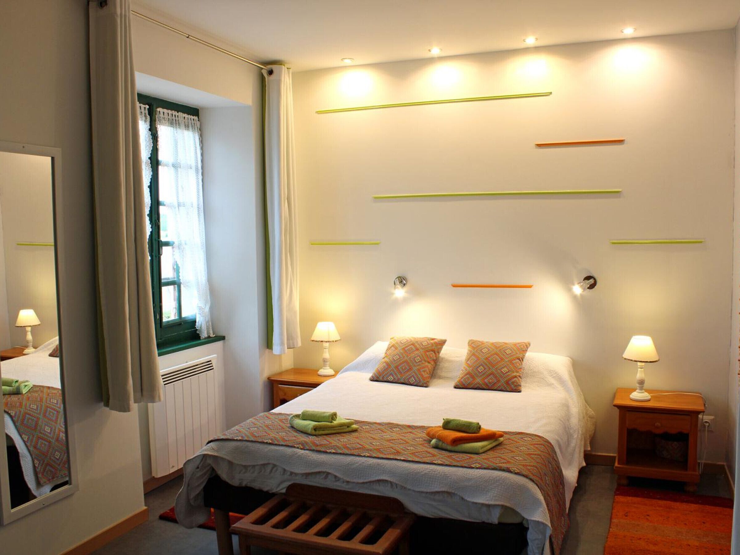 6 camere, Wi-Fi gratuito, lenzuola