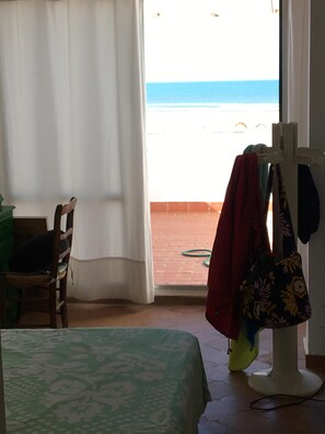 4 bedrooms, iron/ironing board