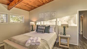 4 Schlafzimmer, Bügeleisen/Bügelbrett, Reisekinderbett, Internetzugang