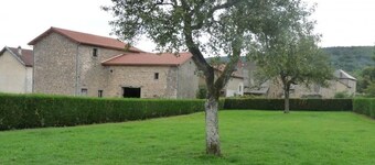 Spacious cottage with garden, pets allowed