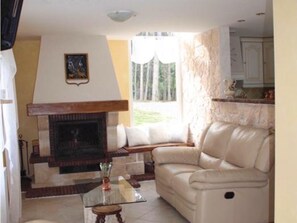 Télévision, cheminée