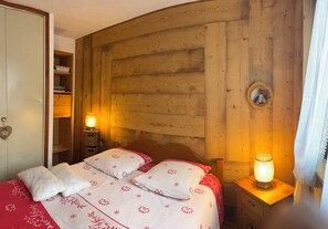 1 chambre, fer et planche à repasser, Wi-Fi gratuit, draps fournis