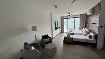 Deluxe Suite | Iron/ironing board, free WiFi, bed sheets