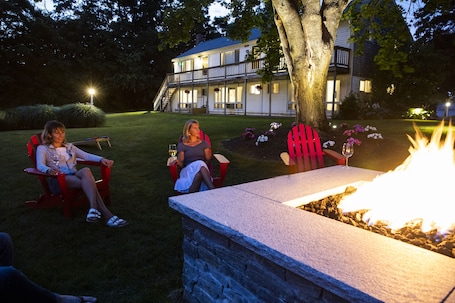 Terraza o patio. Sesuit Harbor House