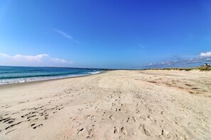 Beach nearby - Glad Tidings - Six Bedroom, Four Bath Inlet-Front Beach Home (Garden City Beach)