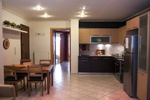 Apartment, 2 Bedrooms | Living area
