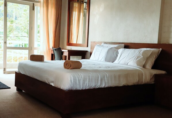 Chambre Luxe, 1 très grand lit, vue montagne | Draps en coton égyptien, literie de qualité supérieure