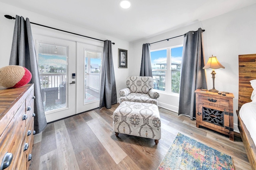 Palm Breeze, Boat Dock And Pool, Pet Friendly - Destin, FL