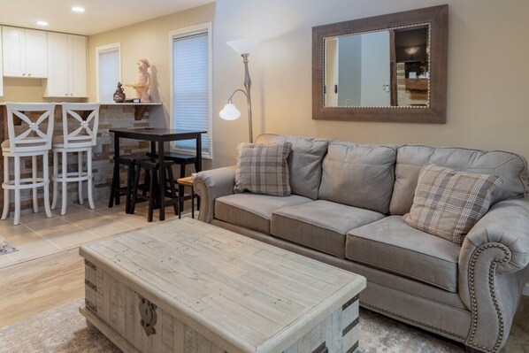 Smart TV, fireplace, stereo