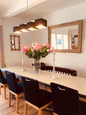 Dining - SAINTE-MAXIME BEAUTIFUL VILLA WITH SWIMMING POOL FROM 2 TO 10 PERSONS VAR FRANCE (Sainte-Maxime)