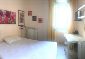 3 bedrooms, desk, free WiFi, bed sheets - Home in Pigneto near metro stop. CIN IT058091C2G4Z6CY9C CIR 058091-LOC-18648 (Roma)