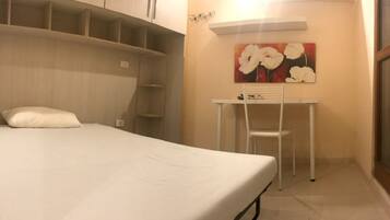 3 chambres, bureau, Wi-Fi gratuit, draps fournis