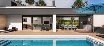 Beautiful Villa Linea near the sea with private pool!