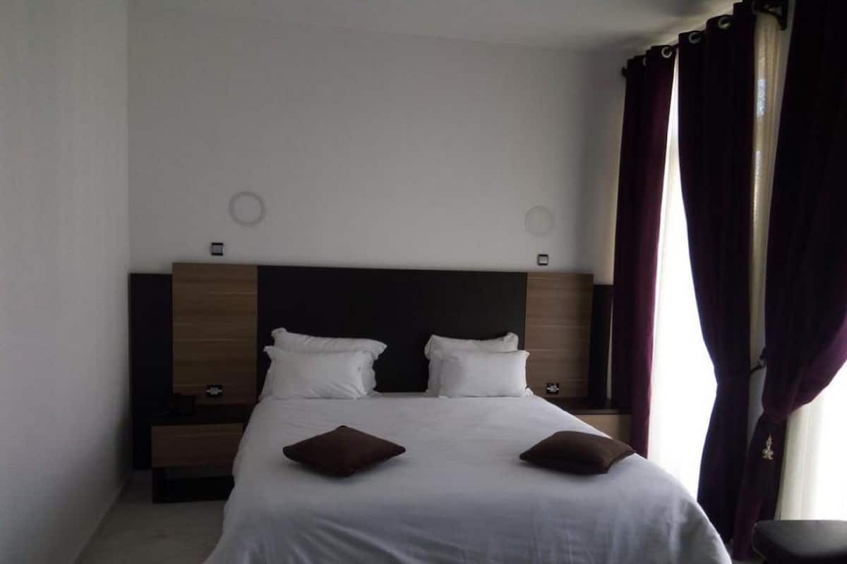 Classic Double or Twin Room | In-room safe, desk, blackout drapes, free cribs/infant beds