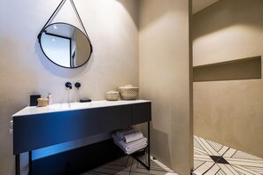 Dusche, kostenlose Toilettenartikel