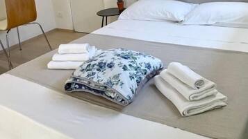 1 室のベッドルーム、アイロン / アイロン台、WiFi (無料)、ベッドシーツ