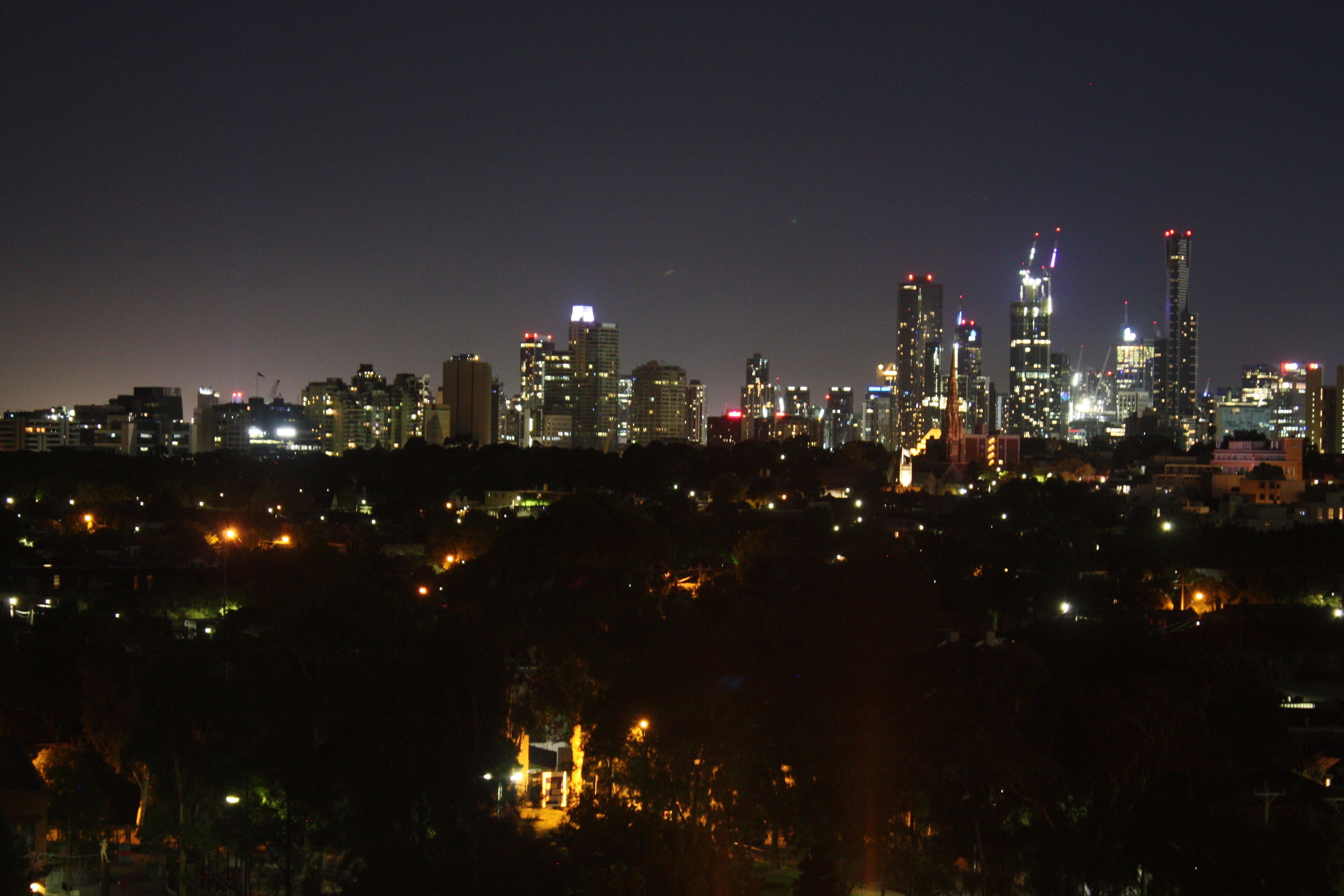 Modern Luxurious with private parking & free Wi Fi — image 14