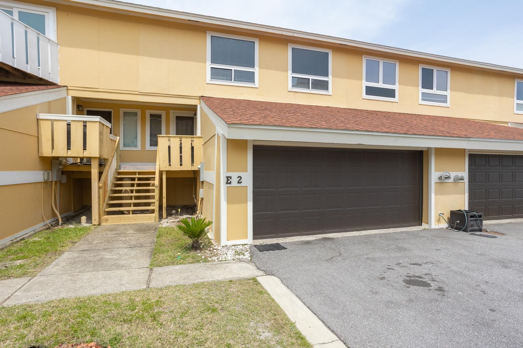 Just steps to the gulf and the complex pool is just out the back door!