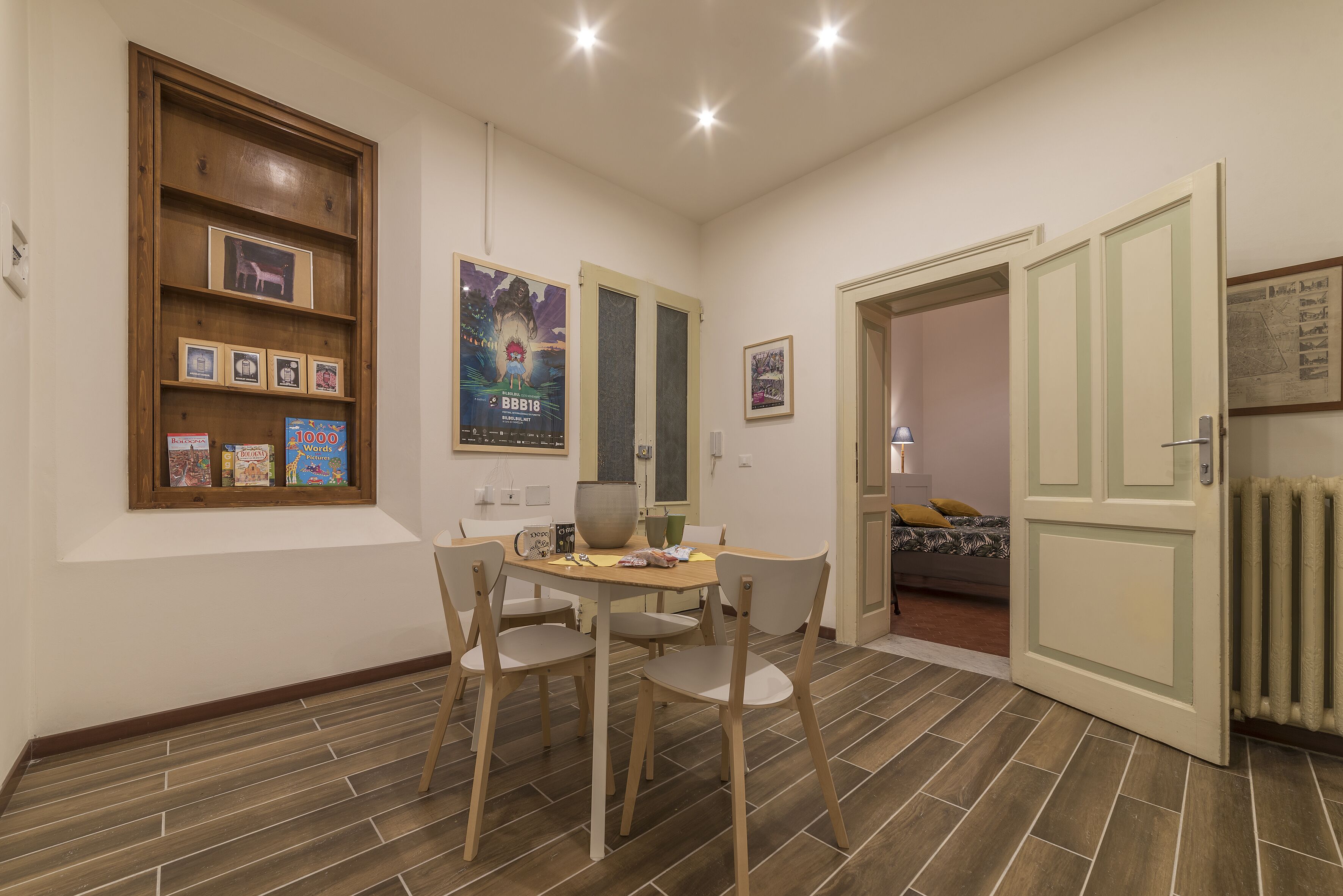 Chambre Familiale | Coin séjour | TV connectée