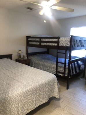 2 habitaciones, escritorio, wifi y ropa de cama 