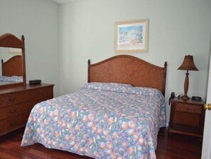 5 bedrooms, free WiFi, bed sheets