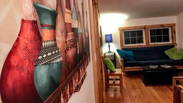 Televisor intel·ligent, reproductor de DVD i llibres