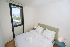 1 bedroom, iron/ironing board, WiFi, bed sheets - TLV Coolest location! self-check-in (Tel Aviv-Yafo)