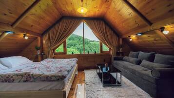 4 bedrooms, iron/ironing board, travel cot, free WiFi