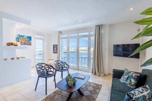 Televisie en een kantoor