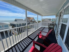 Property grounds - The Fish Bowl - Oceanside of Boulevard in Surfside Beach (Surfside Beach)