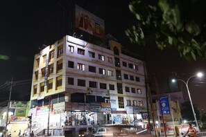 Façade de l’hébergement  – soirée/nuit