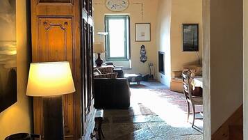 Smart-tv en een open haard