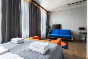 Minibar, Zimmersafe, individuell dekoriert, individuell eingerichtet