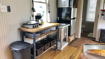 Fridge, microwave, coffee/tea maker, electric kettle