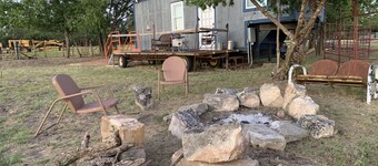 Tiny House on Cherry Mountain. Quiet pastoral setting, starry nights & fire ring