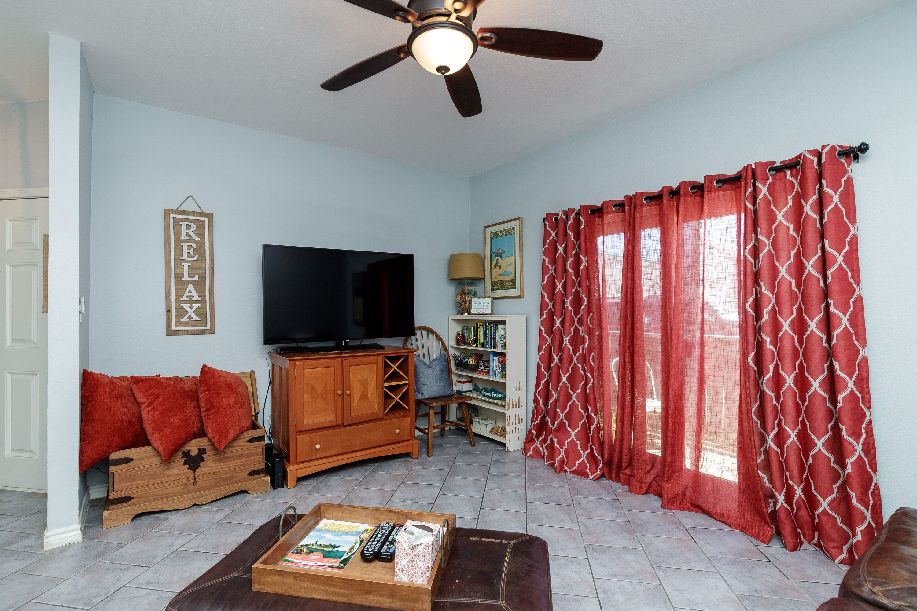 Walk To Beach! Ground Level, 1 Bedroom, 1 Bath, Sleeps 4, Pet Friendly! - Corpus Christi, TX