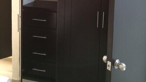 Rideaux occultants, Wi-Fi gratuit, décoration personnalisée