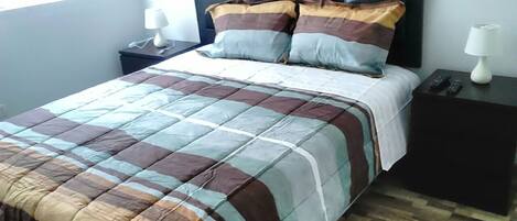 2 bedrooms, iron/ironing board, WiFi, bed sheets