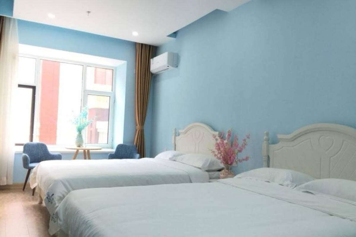 Basic Apartment, 1 Queen Bed | Blackout drapes, soundproofing, WiFi (free), bed sheets