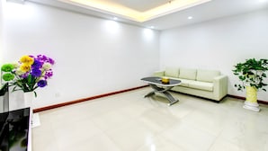 Basic Apartment, 1 Queen Bed