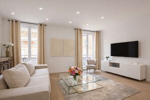 Smart TV, books, stereo, offices