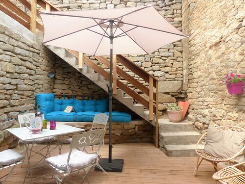 18 kms from the Cité de Carcassonne, gîte in a maison de maître wifi spa patio