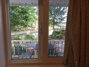 Interior - Escape to your cozy Lake District Cottage, just a hop away from Oaklawn (Hot Springs)