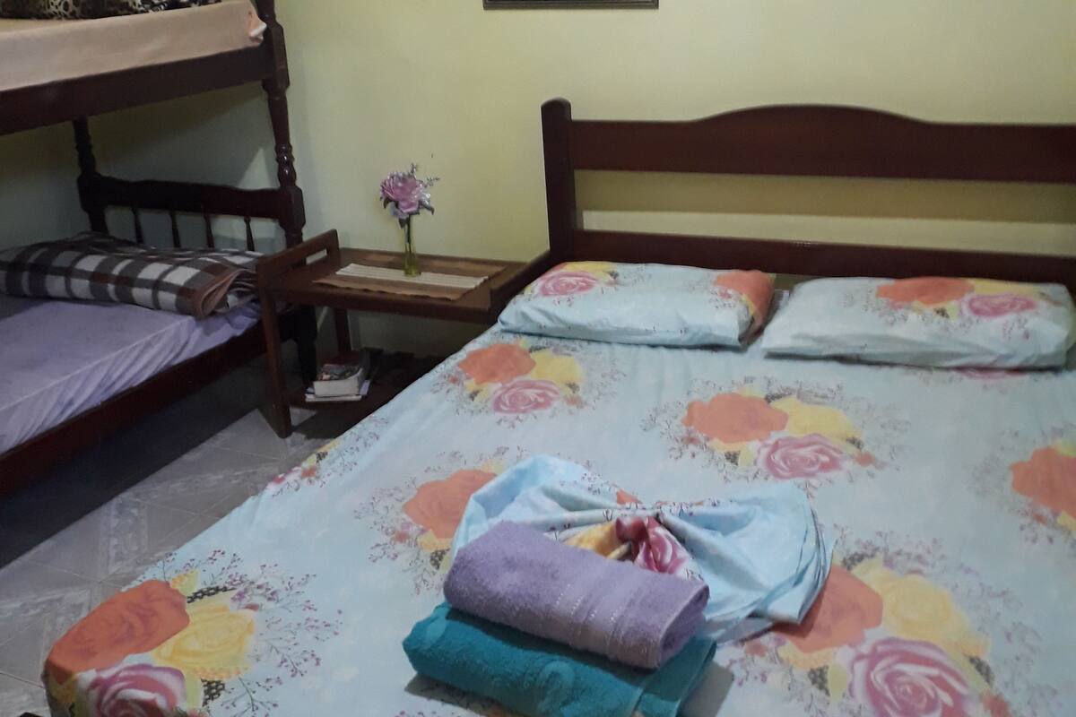 Quadruple Room | Iron/ironing board, free WiFi, bed sheets