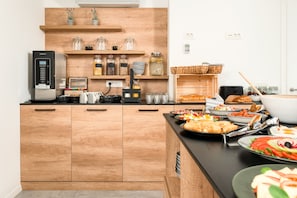 Petit déjeuner buffet compris tous les jours