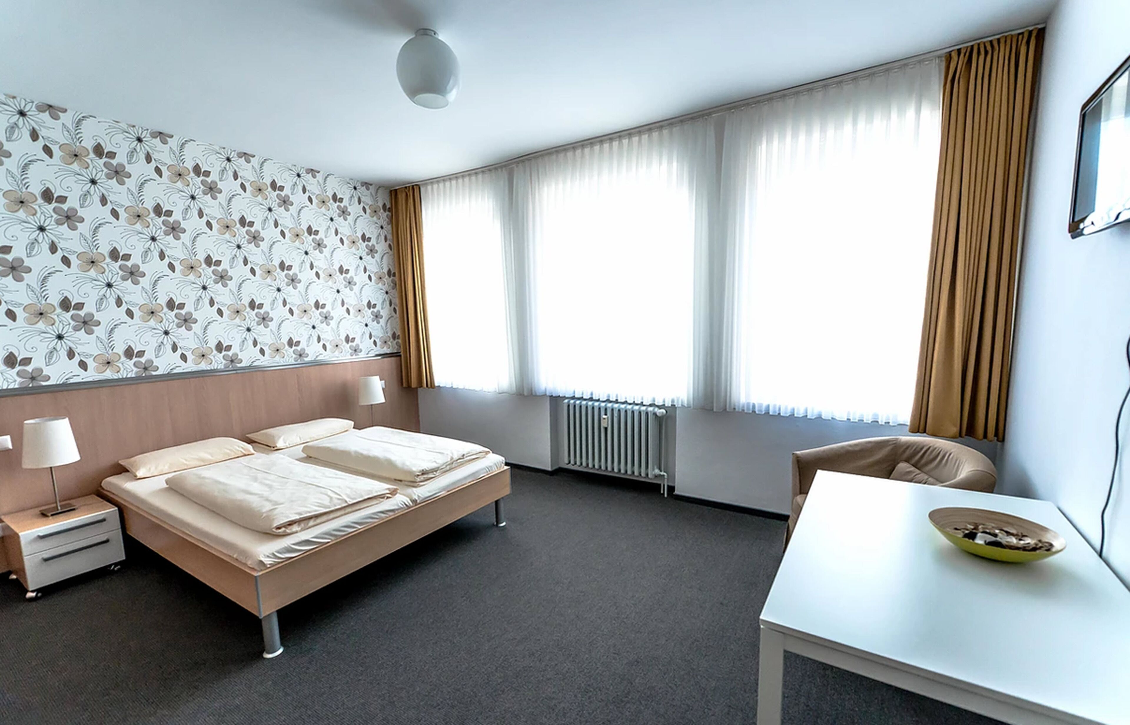 basic double room | room amenity