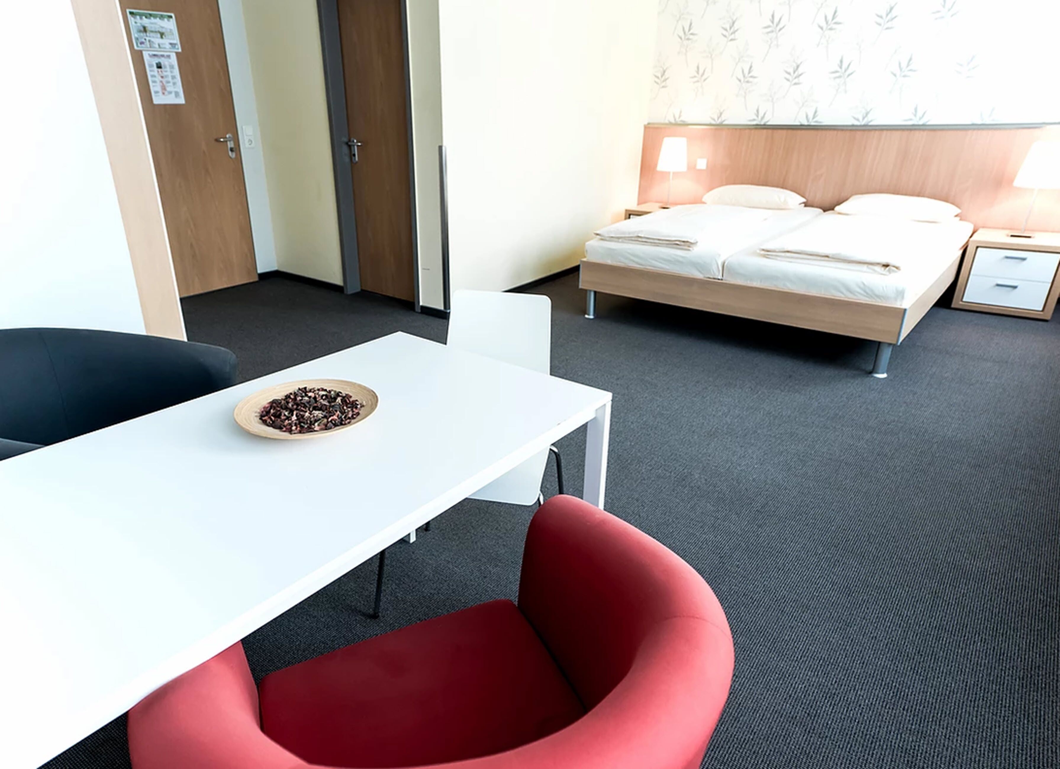 basic double room | in-room dining