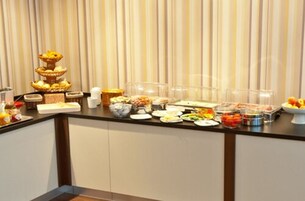 Daily buffet breakfast for a fee