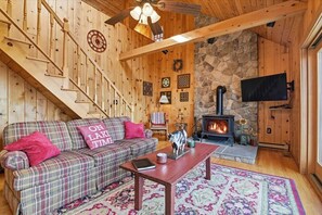Smart TV, fireplace, table tennis